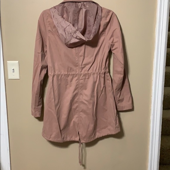 Mossimo Water Resistant Lightweight Rain Jacket - Picture 5 of 8